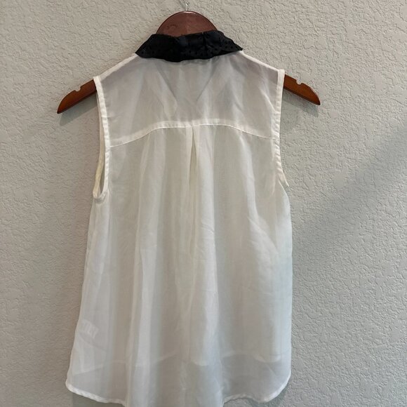 Almost Famous Women's White Sleeveless Top Size Small - Picture 6 of 7